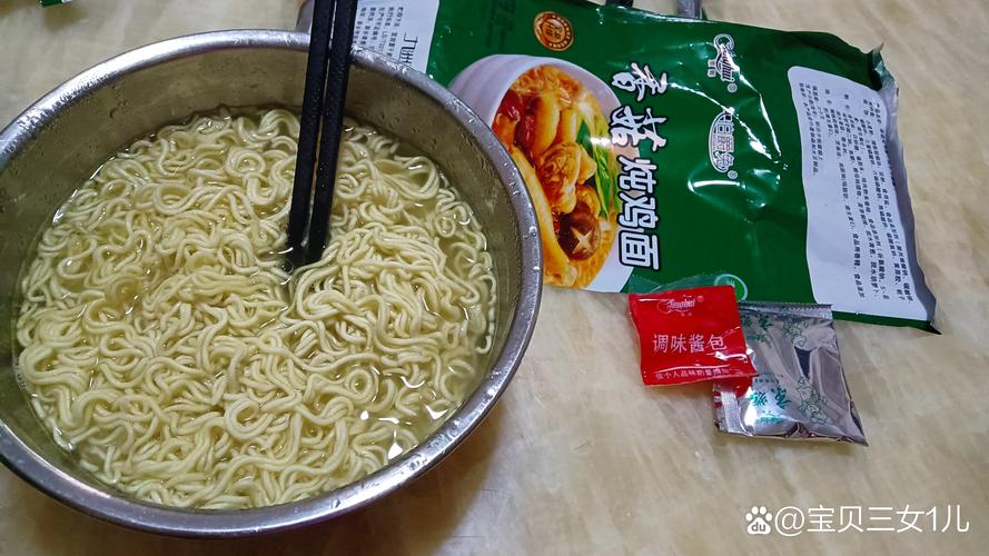 螺霸王香菇炖鸡面