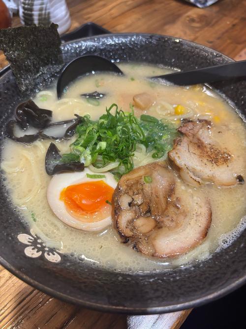 不倒翁日式豚骨面