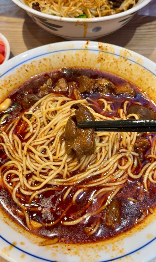 妈咪面麻辣牛肉面