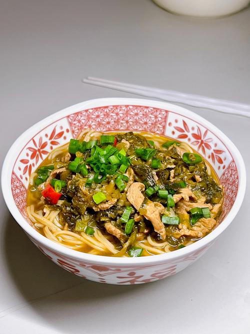 合味道雪菜肉丝面