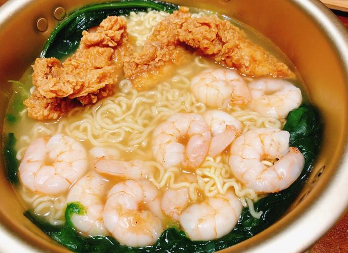 阿宽鲜虾鱼板面