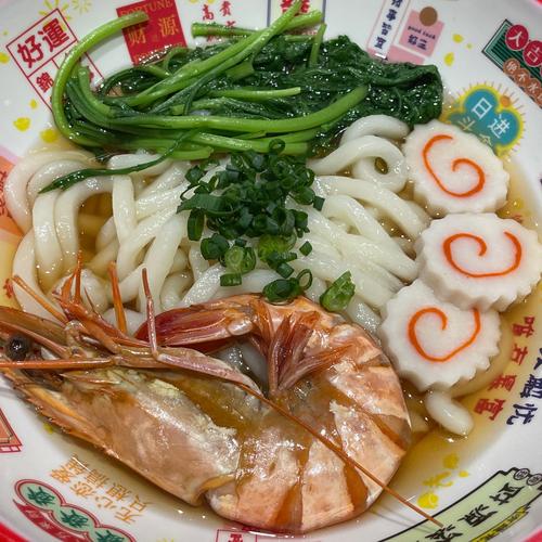 李子柒鲜虾鱼板面